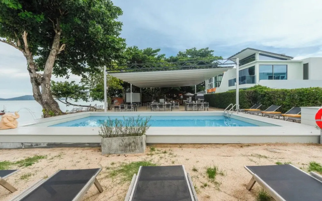 Sunset Bay Escape Pool C198