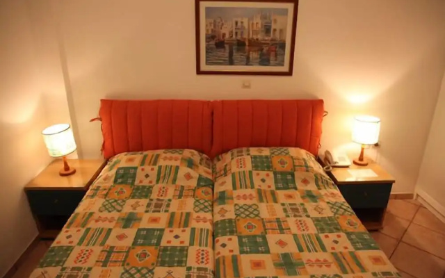 Terpsichore Apartments