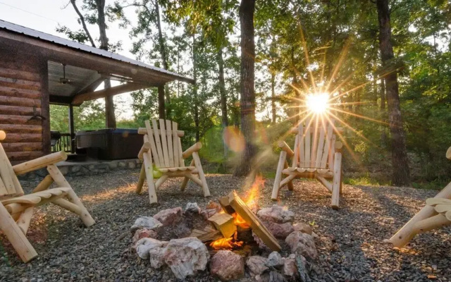 Sunsettin cabin