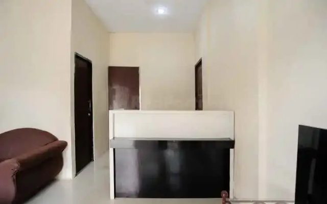 Srb Near Mall Ciputra CIbubur Mitra RedDoorz(SRB near Mall Ciputra CIbubur Mitra RedDoorz)