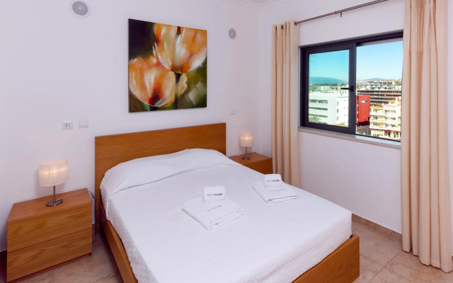 B26 - Palmeiras Top-Floor Apartment