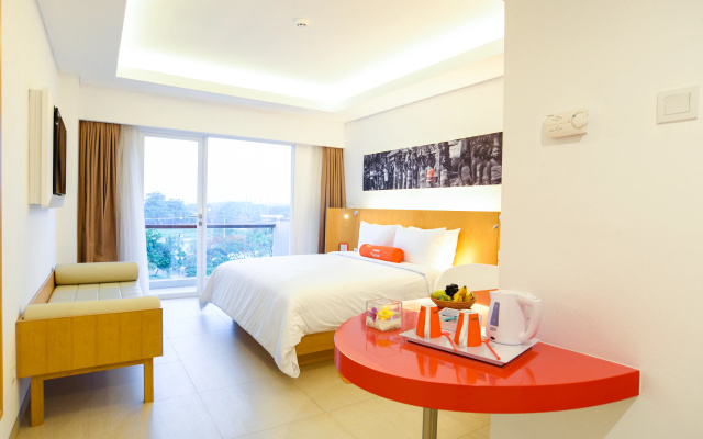 Kuta Galleria Hotel