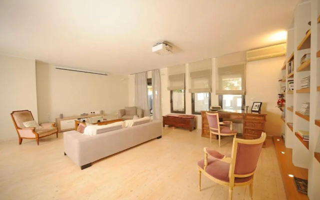 Koukaki garden escape child friendly apartment