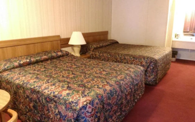 Candlewick Inn And Suites