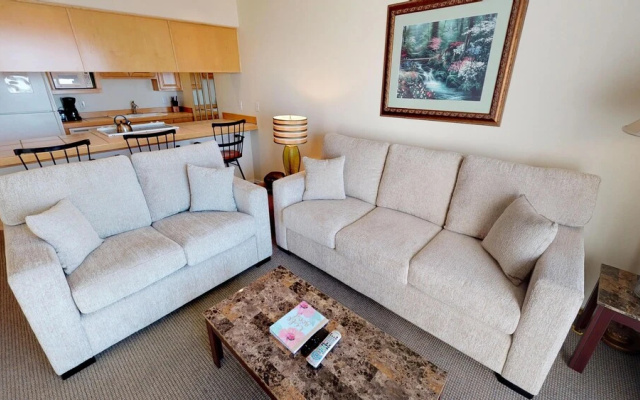 Waters Edge 402