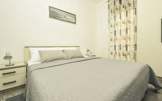 Apartment Snježana Karlobag 18147