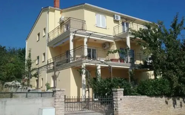 Apartment Majoran