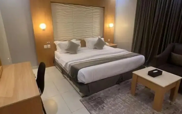 SMO Suite Hotel