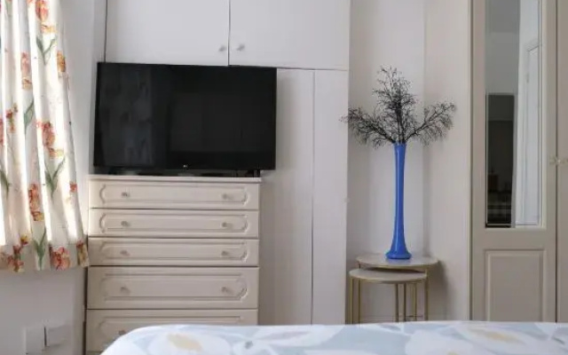 Lovely 1 Bedroom Apartment with Free Parking