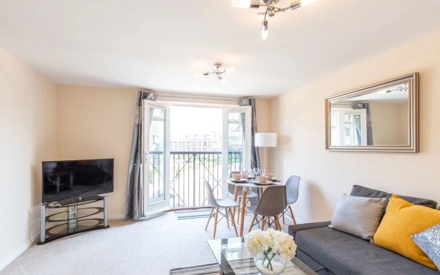 Velvet 2-bed apartment Stewart Place - Ware