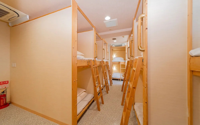 11Capsules (E JOY INN East Nippori Branch)