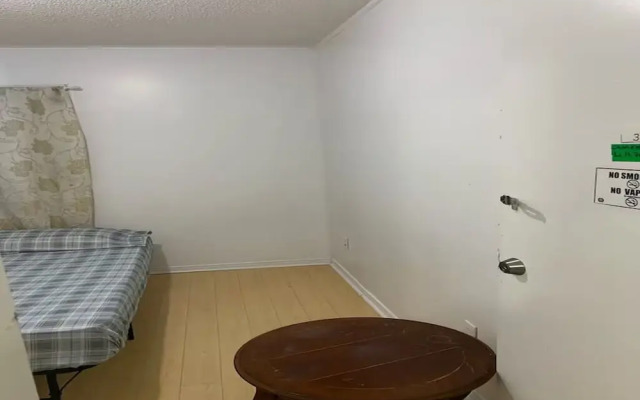 588 Hotel Suites