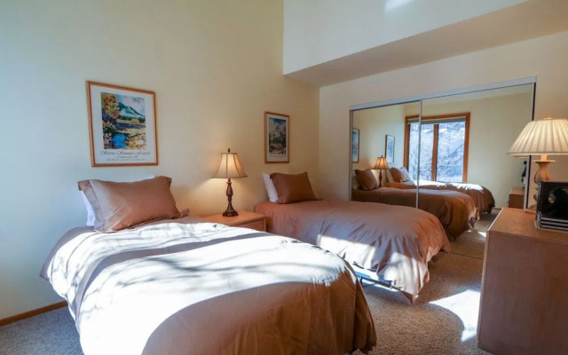 Snowcreek #880 3 Bedroom Condo by RedAwning