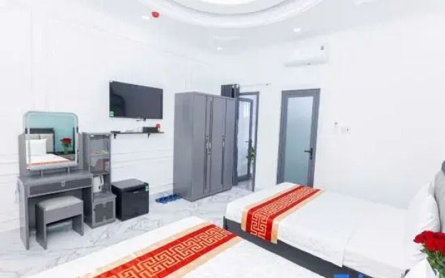 Phu Gia Hotel 2160 Huynh Tan Phat