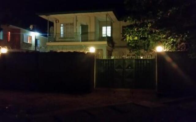 Holiday Lodge in Freetown, Sierra Leone from 109$, photos, reviews - zenhotels.com hotel front