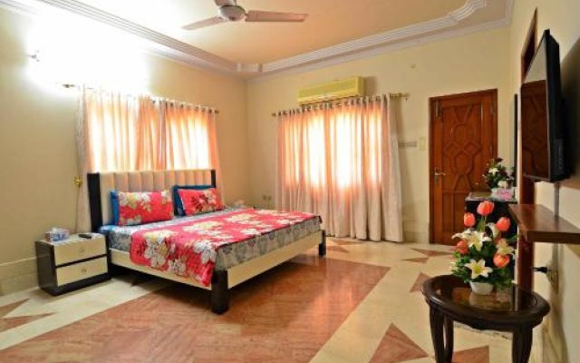 Hotel Blue Sky Executive in Karachi, Pakistan from 59$, photos, reviews - zenhotels.com guestroom