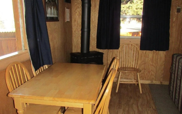 Ute Bluff Lodge, Cabins & RV Park