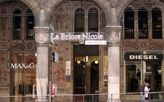 Отель Guesthouse La Briosa Nicole Италия, Генуя - 1 отзыв об отеле, цены и фото номеров - забронировать отель Guesthouse La Briosa Nicole онлайн вид на фасад