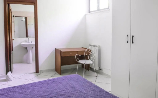 N202 - Numana, Ampio Bilocale Con Portico