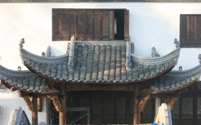 Yihong Hotel
