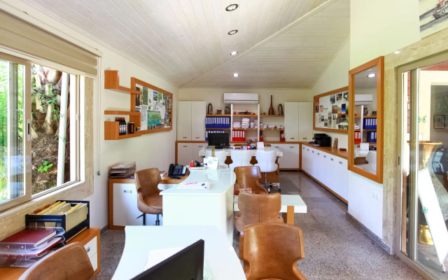 Azur Hotel