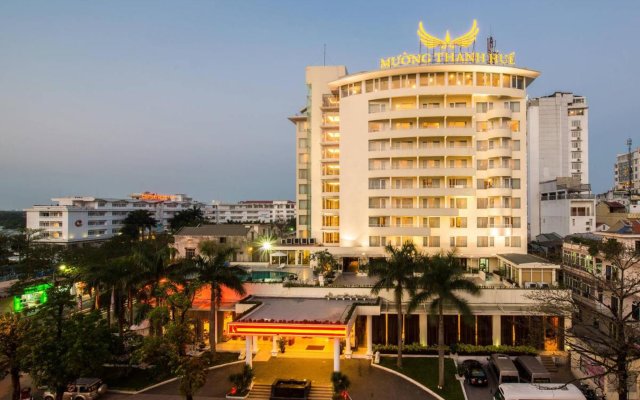 Отель Muong Thanh Holiday Hue Hotel Вьетнам, Хюэ - отзывы, цены и фото номеров - забронировать отель Muong Thanh Holiday Hue Hotel онлайн вид на фасад