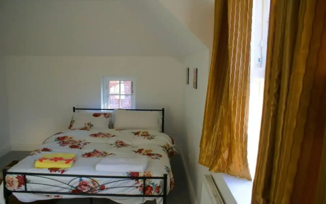 Inviting, Relaxing, 2-bed House-hampstead-london