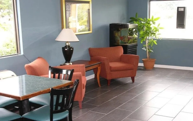 Express Inn & Suites