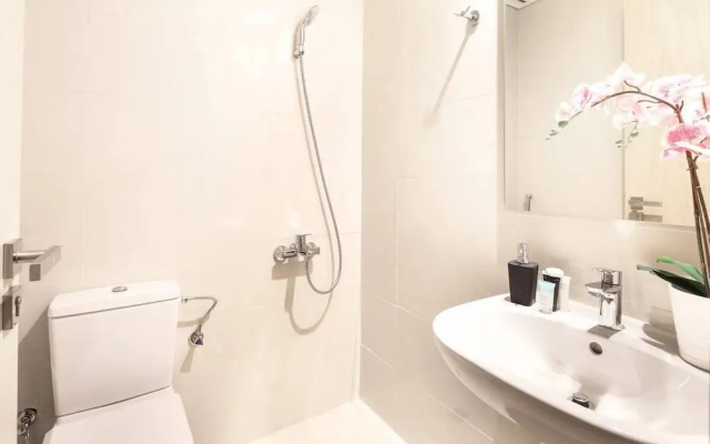 Superior + Luxurious 2BR - Sleeping 7!