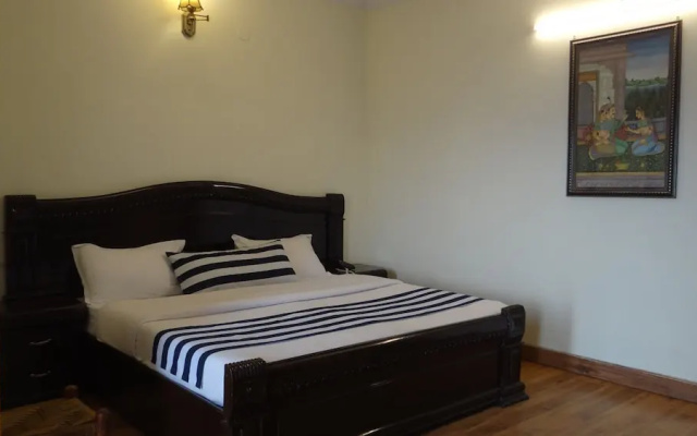 OYO 25061 Gautam Residency Chamba