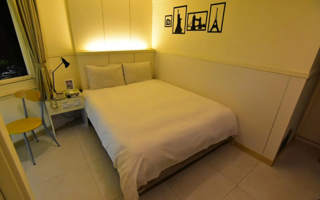 Kiwi Express Hotel - Zhong Zheng Branch