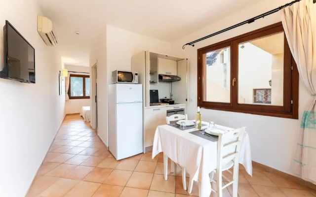 Relaxing Residence Baia dei Mirti B4 1 Bedroom Apartment Sleeps 4 -bilo 4