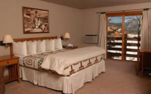 River Rock Lodge
