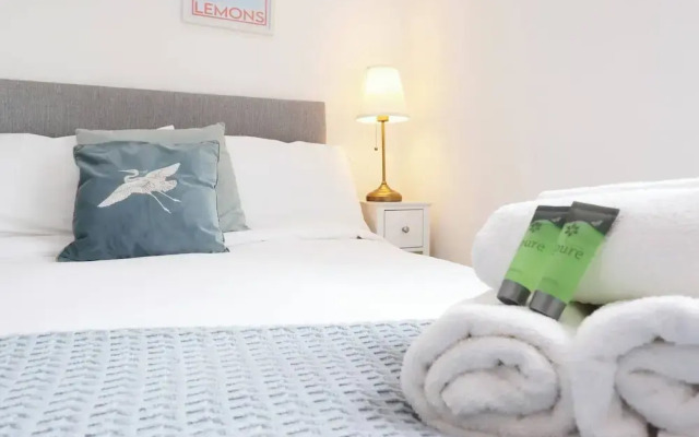 Luxury Living, Central Spot