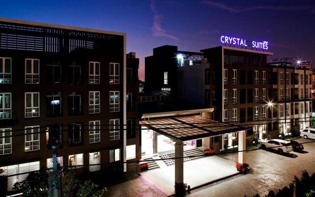 Отель Crystal Suites Suvarnabhumi Airport Бангкок вид на фасад
