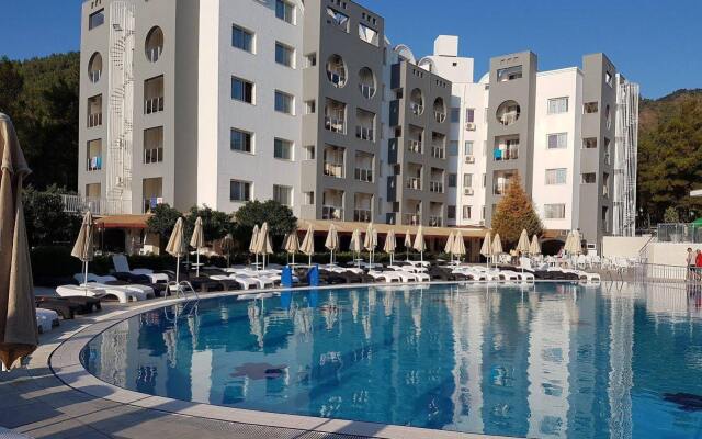 Luna Beach Deluxe Hotel вид на фасад