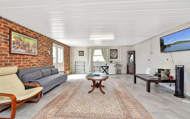 Noble Willow Estate Lovedale. Super Spacious, with views and pool