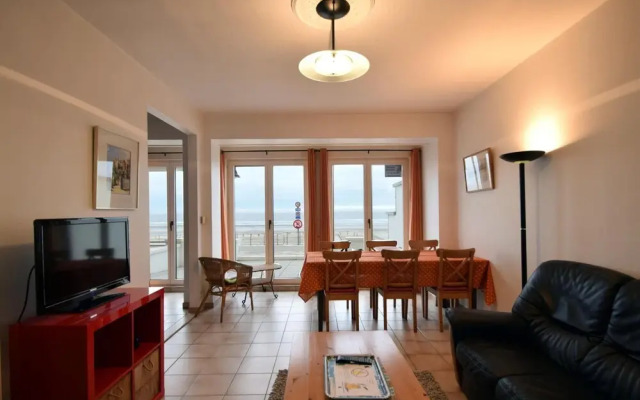 Seaside Stay w/ Large Terrace