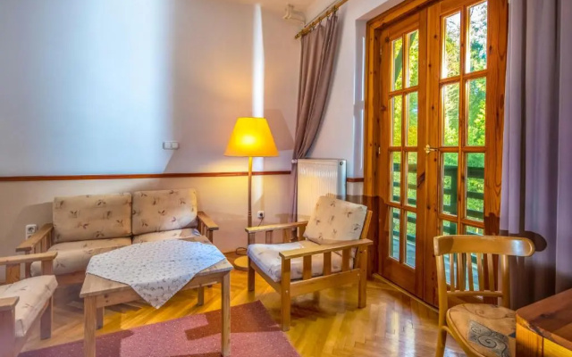 Bakony Hotel