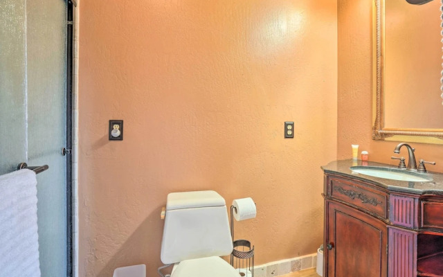 Dreamy Desert Studio w/ Deck + Pool Access!