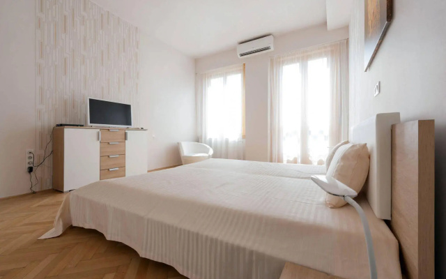 Play Apartments