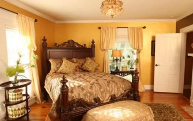 Chestnut Hill Bed & Breakfast