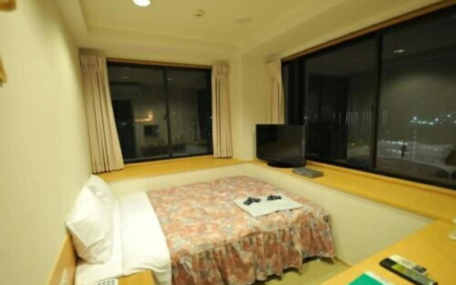 HiroshimaEkimae Universal Hotel ShikansenguchiMigi