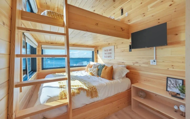 Direct Waterfront Cabin Sunset Views 2