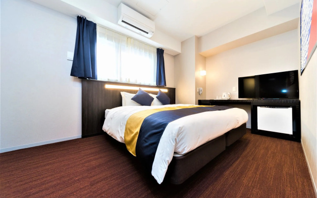 KUROMON Crystal Hotel