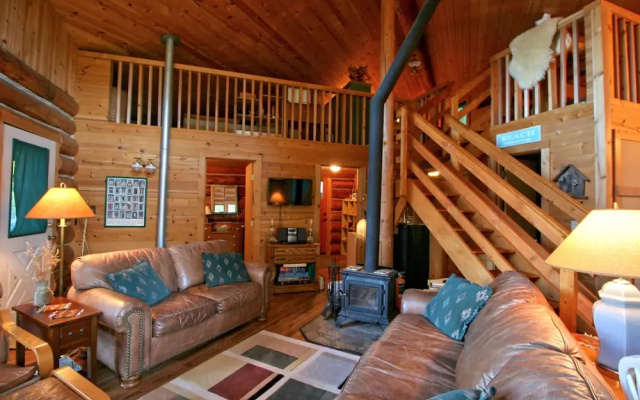 Pinecone Log Cabin