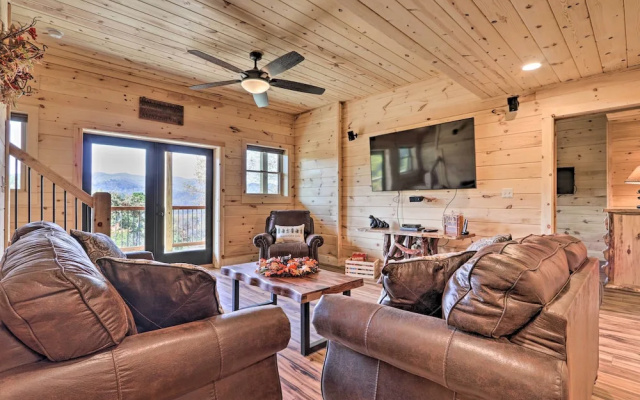 Spacious Mountain Retreat w/ Hot Tub + Views!