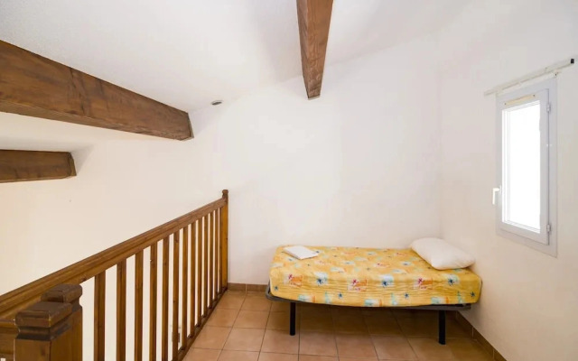 Spacious Holiday Home Near Beach