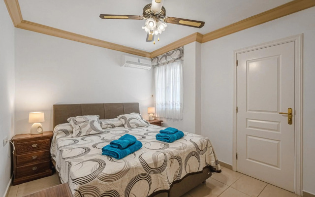Terrazas del Duque II apartment