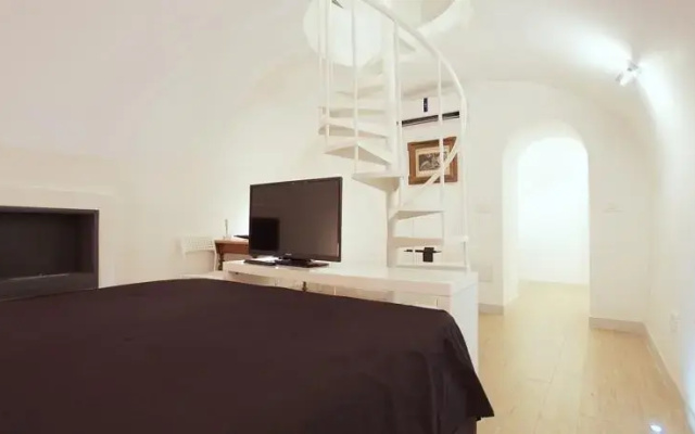 Pretty 2 floors ap in Piazza Navona